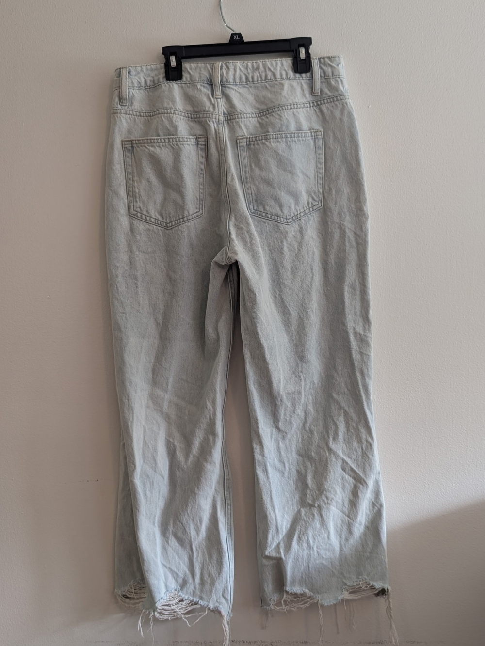 Light Wash Distressed Women’s Jeans - Casual Ripped Knee Style - Picture 5 of 6